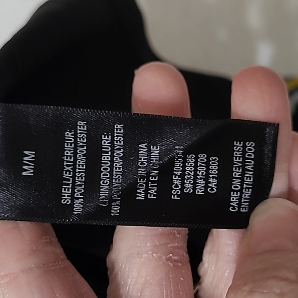 Mark. Sleeveless Romper with Abstract Pattern size Medium - Picture 8 of 11